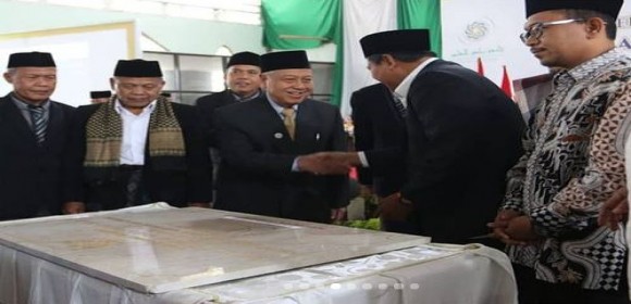 Prof. Dr. KH. Amal Fathullah Zarkasy, M.A (Pimpinan Gontor)